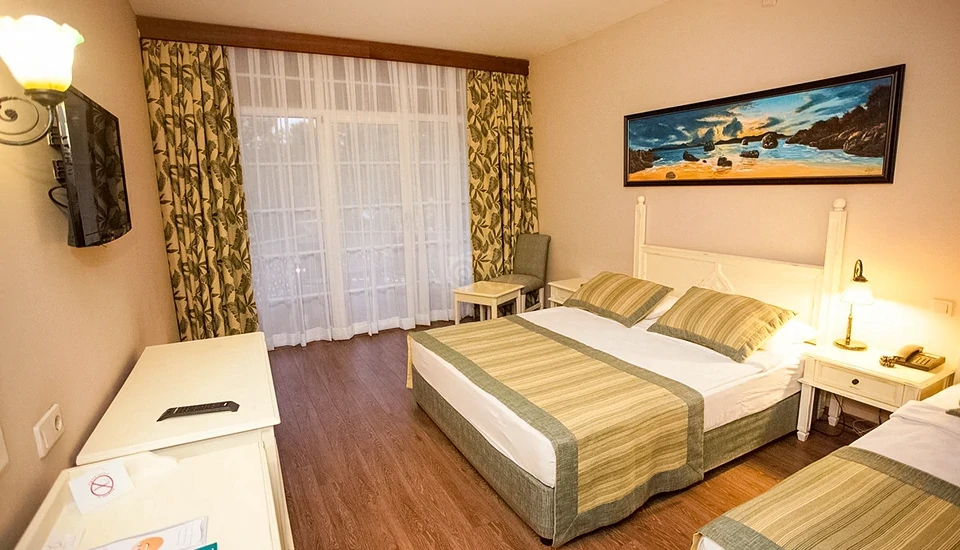 هتل گرند یازیجی کلاب مارماریس پالاس